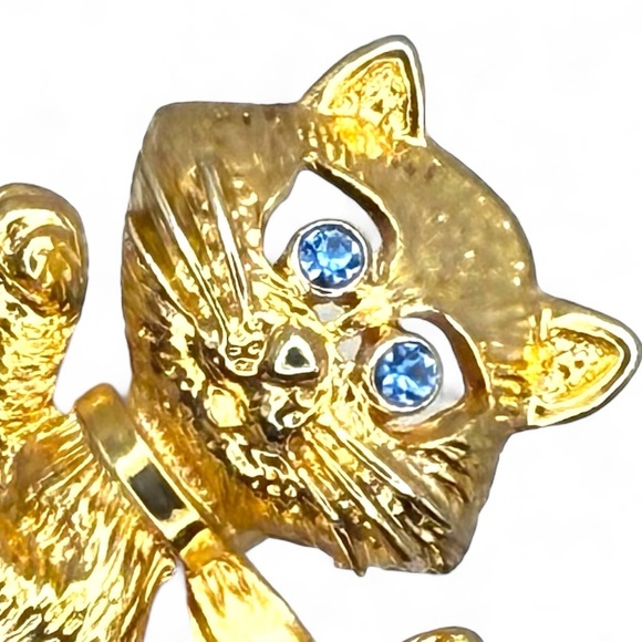 Vintage Avon Cat Bell Brooch Pin Gold Tone Rhinestone Eyes Signed Frisky Kitty - Picture 7 of 8
